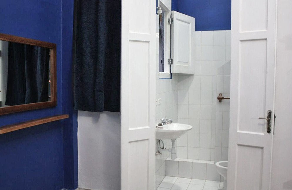 The en-suite bathroom in the Blue Room in La Gargola Guesthouse in Old Havana, Cuba