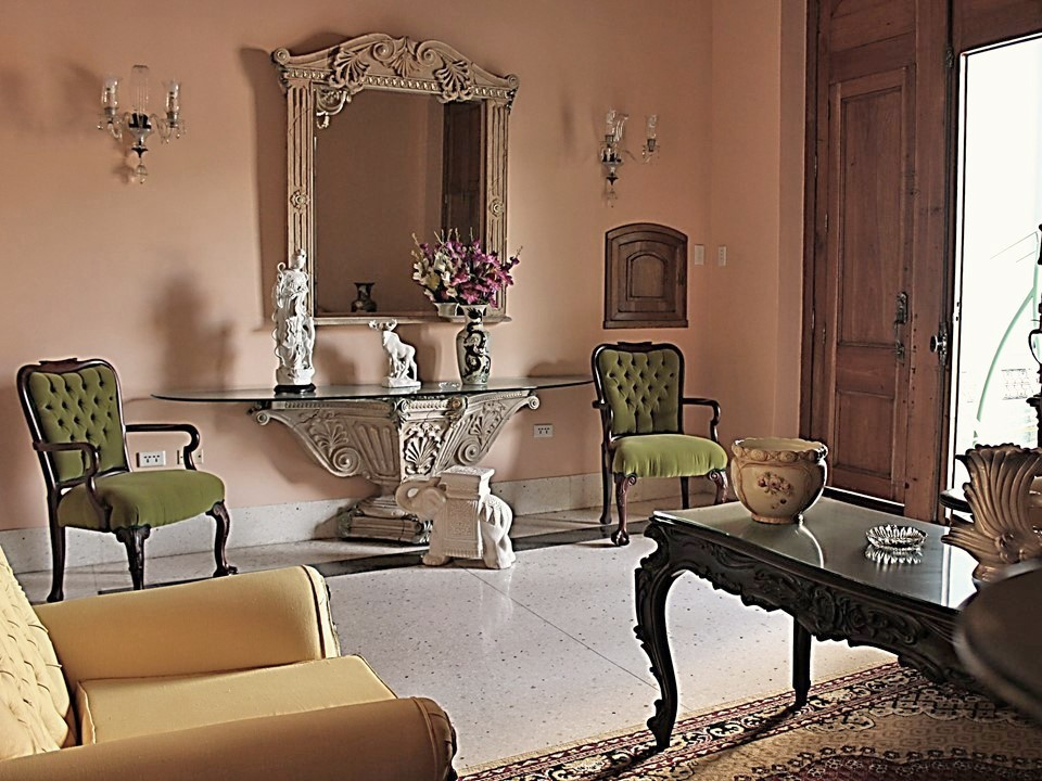 Classical Elegance in private homes in Cuba
